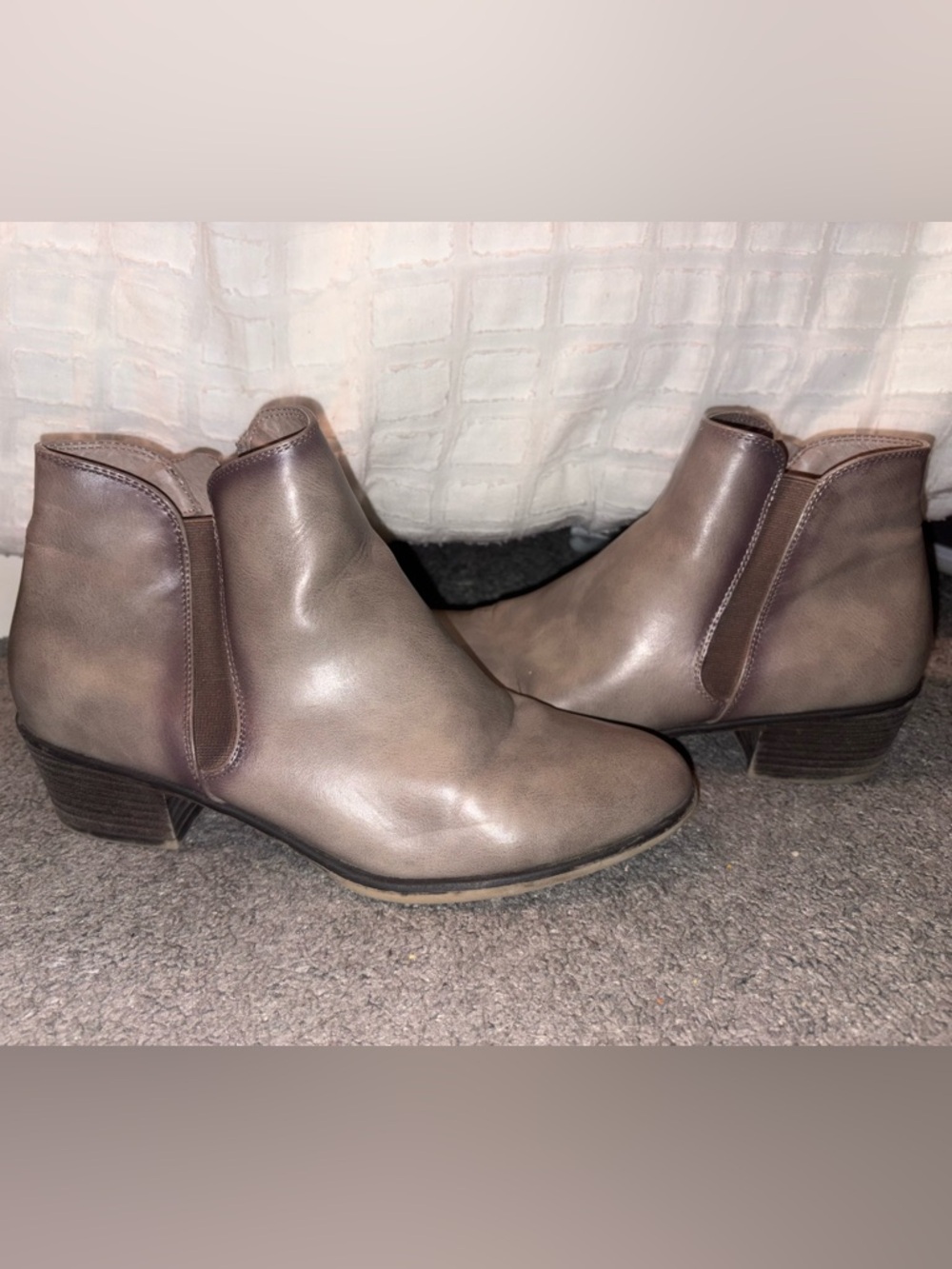 👢 Size 10 Block Heel Bootie | Taupe / Grey-Brown | Almond Toe + Side Zipper 🤎